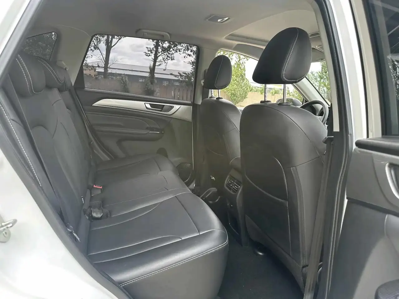 Haval M6 2021 PLUS 1.5T DCT Deluxe Zhilian 12