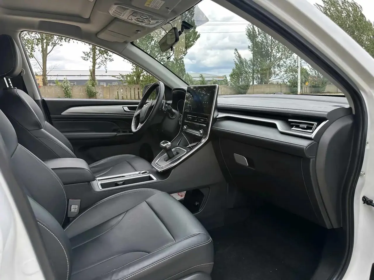 Haval M6 2021 PLUS 1.5T DCT Deluxe Zhilian 13