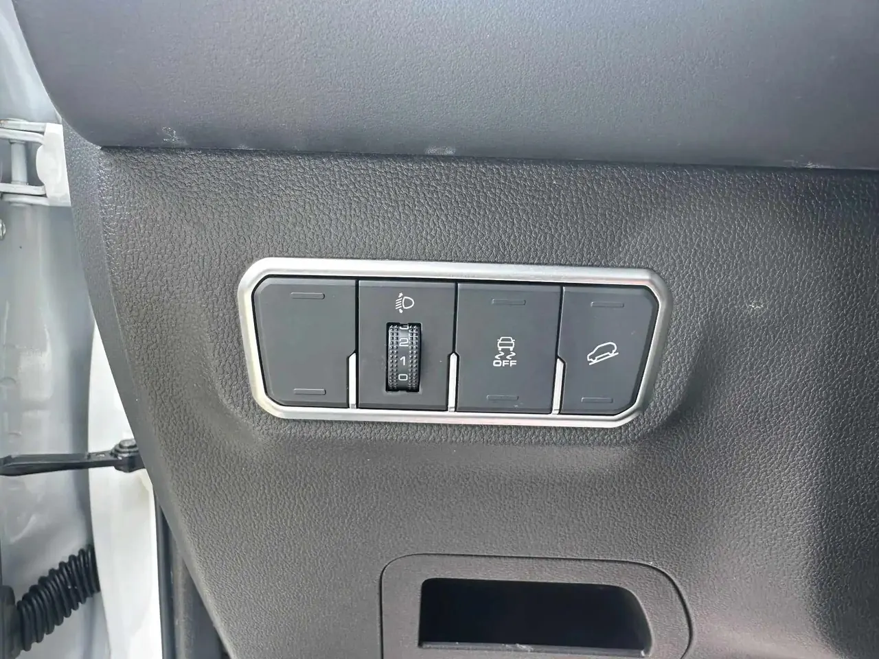 Haval M6 2021 PLUS 1.5T DCT Deluxe Zhilian 5