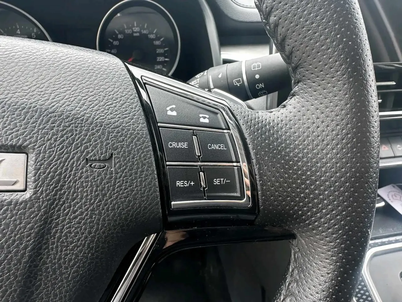 Haval M6 2021 PLUS 1.5T DCT Deluxe Zhilian 7