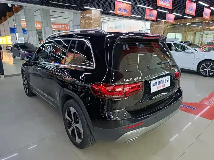 Mercedes Benz GLB 2023 GLB 220 Fashion 13