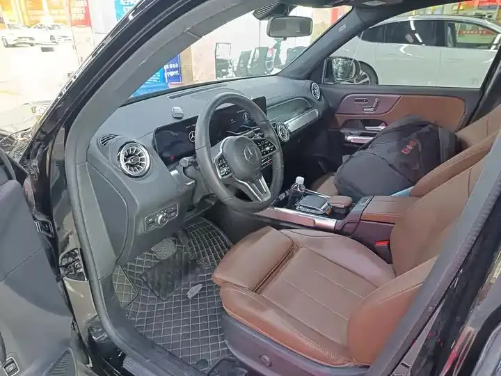 Mercedes Benz GLB 2023 GLB 220 Fashion 5