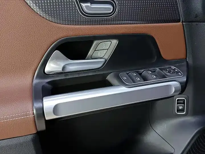 Mercedes Benz GLB 2023 GLB 220 Fashion 6