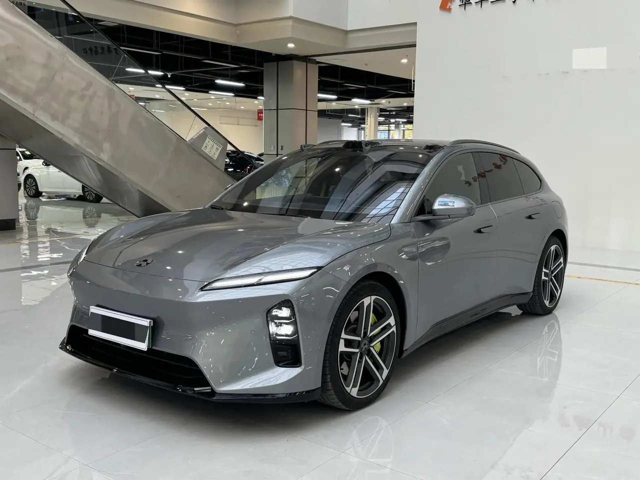 NIO 2026 ET5T Champion Commemorative Edition 100kWh Touring Automatic - View 1