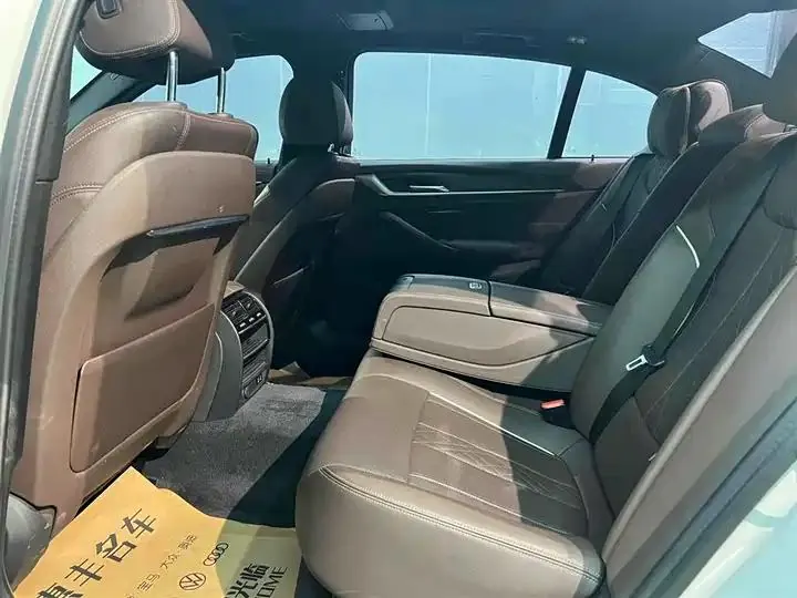 BMW 5 Series 2022 Modified 2 530Li Leading Luxury Suit 6