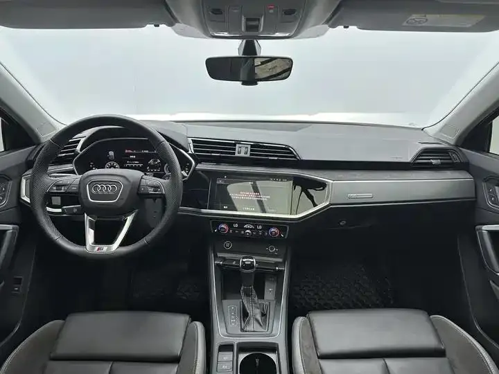 Audi Q3 Sportback 2023 35 TFSI aggressive (1.4T) 7