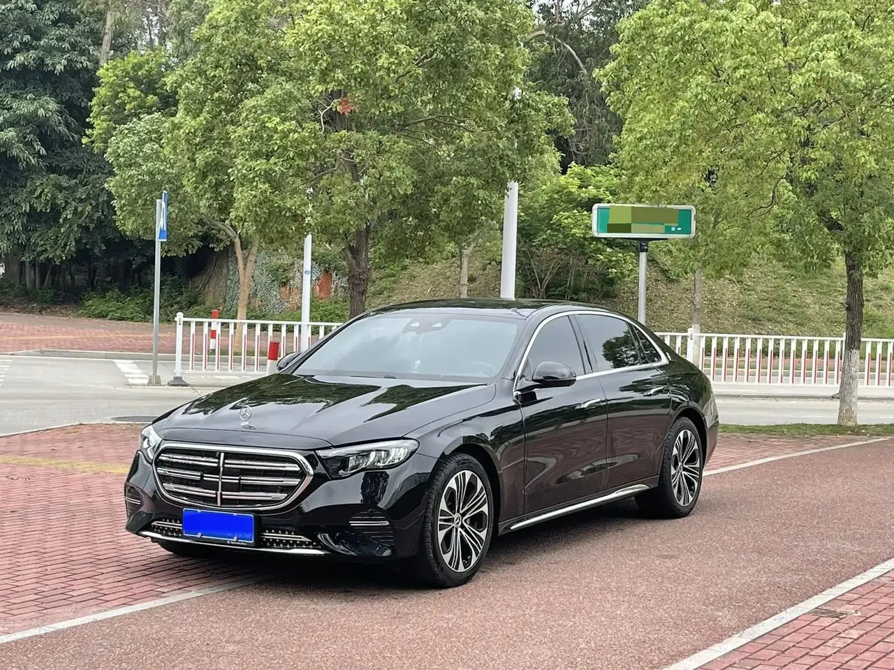 Mercedes Benz E-Class 2025 Model E 300 L 48V 2.0T Luxury Automatic - View 1