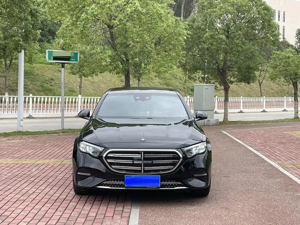 Mercedes Benz E-Class 2025 Model E 300 L 48V 2.0T Luxury Automatic 2