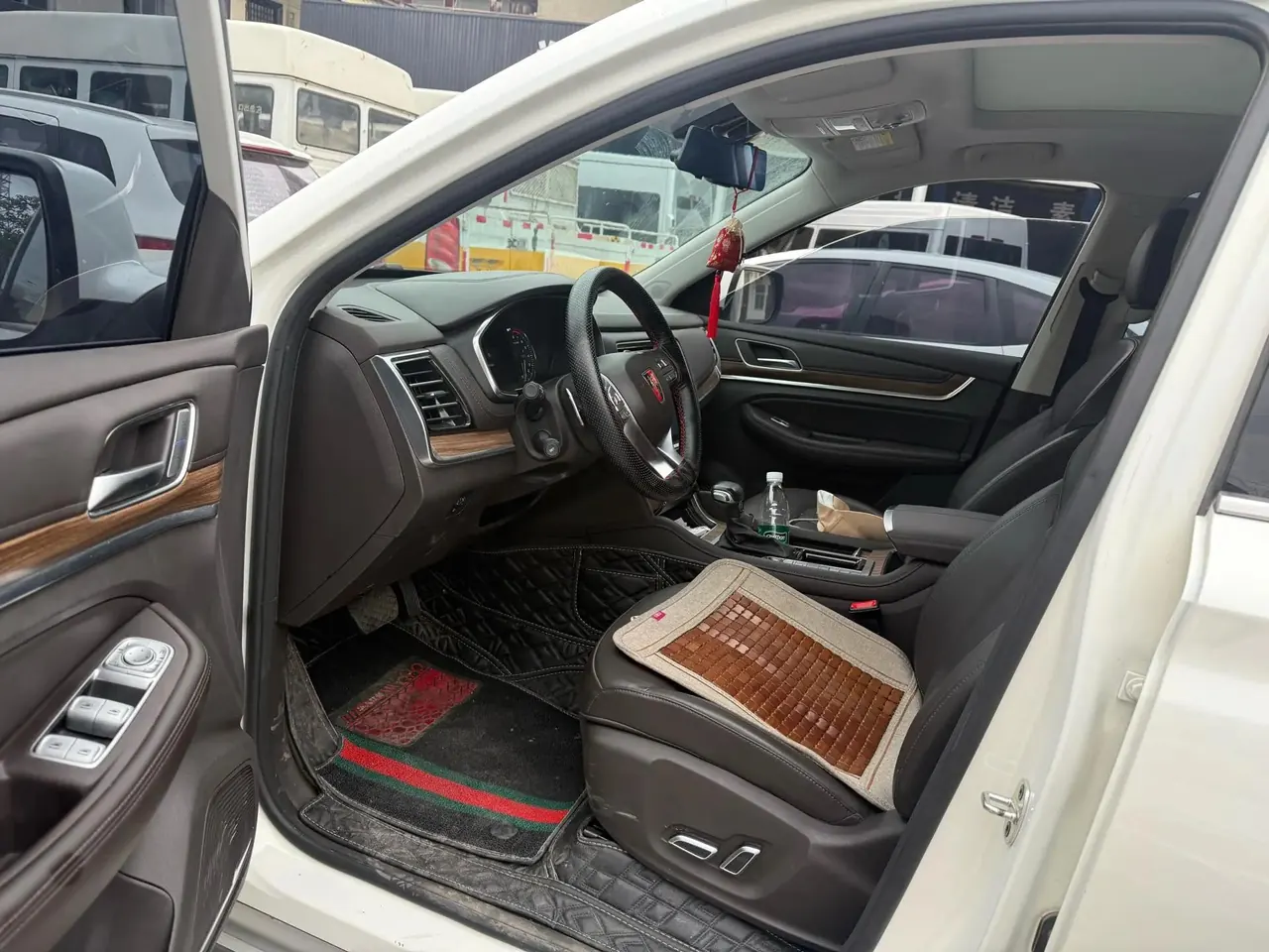 Roewe RX8 2019 30T intelligent network two-wheel drive super flagship edition 4