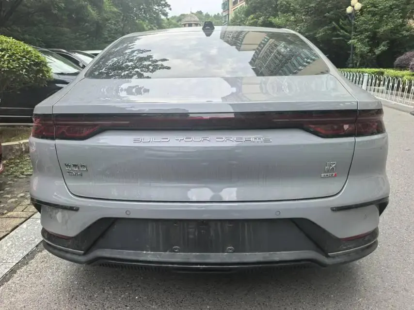 BYD 2025 Han DM-i 1.5T Stepless 125KM Honorable Automatic Gear 5