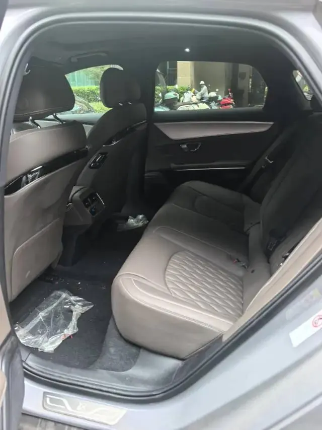 BYD 2025 Han DM-i 1.5T Stepless 125KM Honorable Automatic Gear 9
