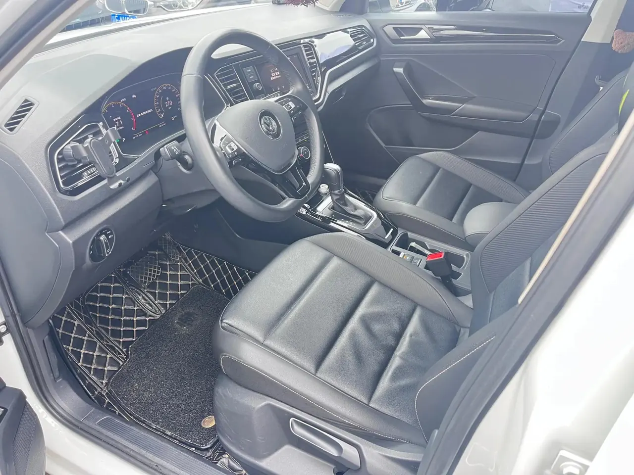 T-ROC Tange 2020 280TSI DSG Two-Drive Comfort Model 3
