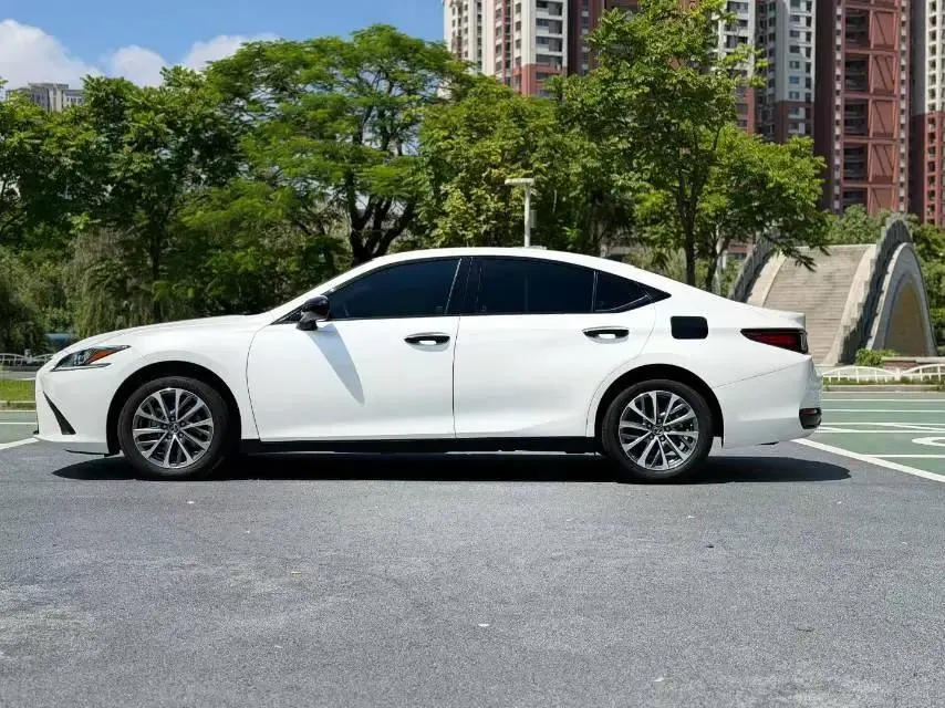 Lexus ES (Imported) 2024 ES200 2.0 Stepless Edition Automatic Gear 7