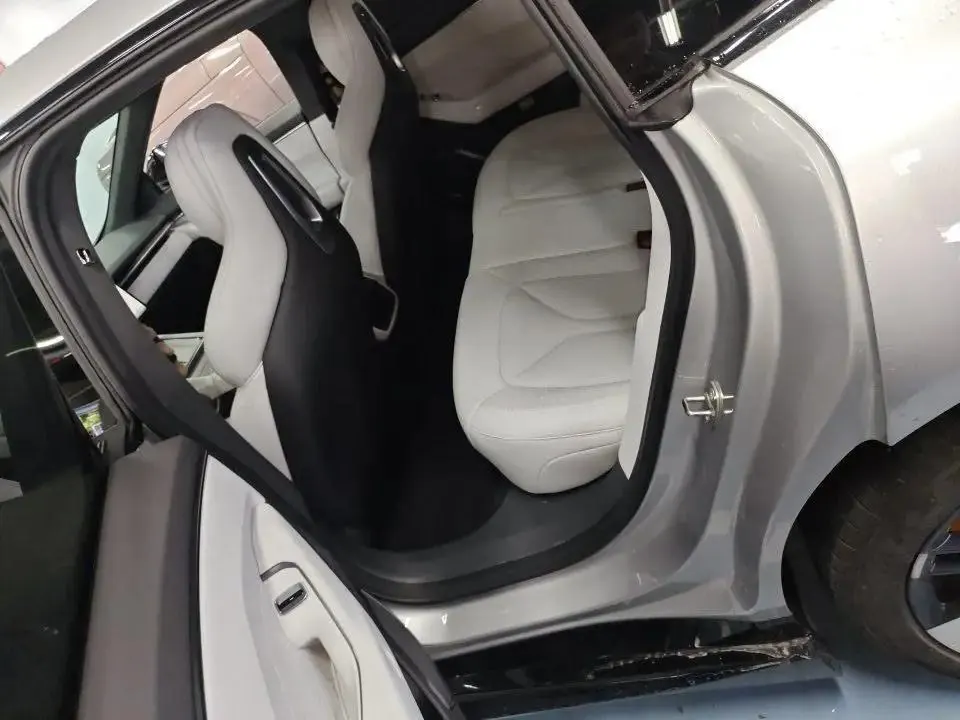 Xpeng 2025 P7 702km Long Range Version Automatic 3