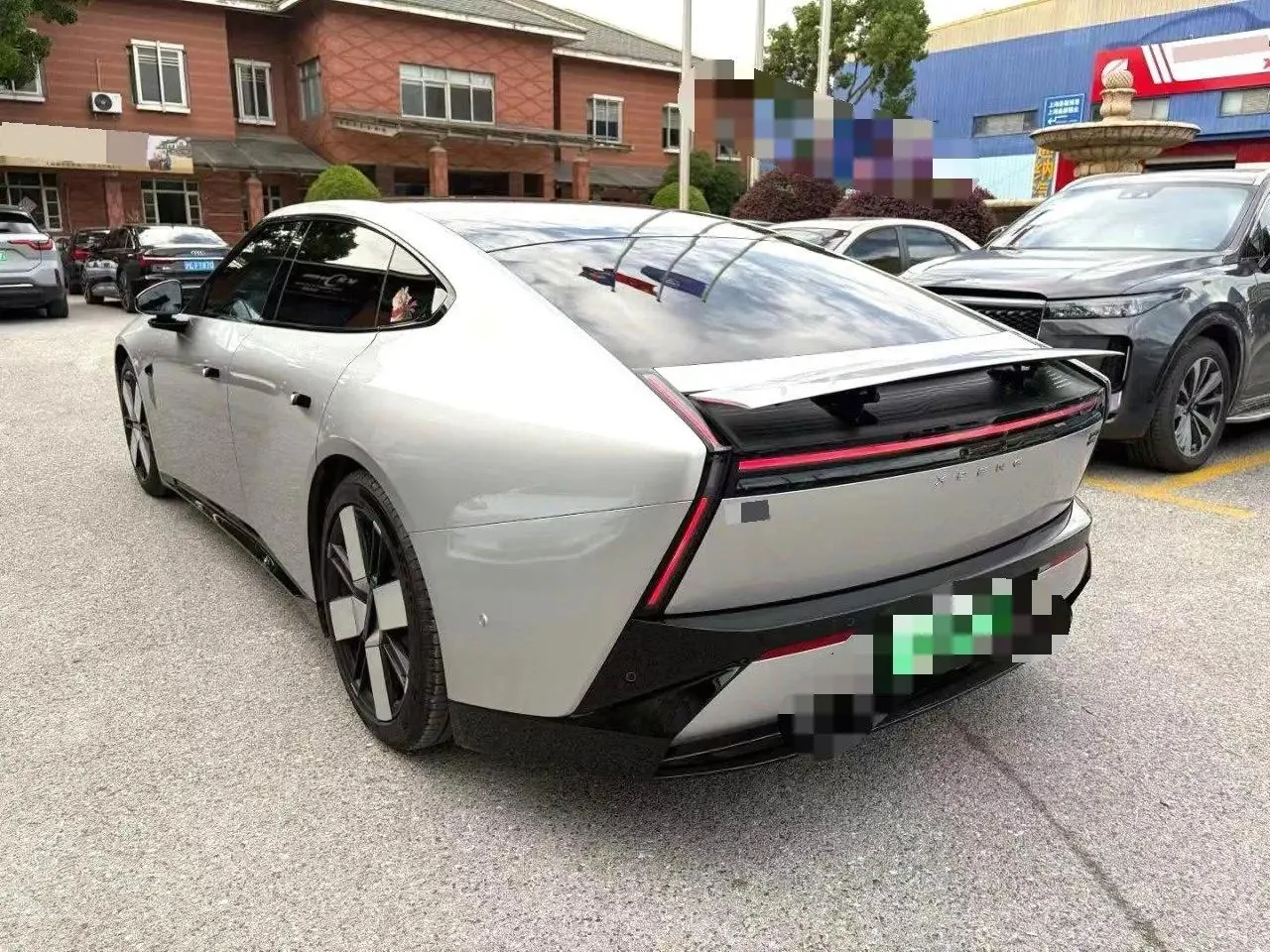 Xpeng 2025 P7 702km Long Range Version Automatic 8