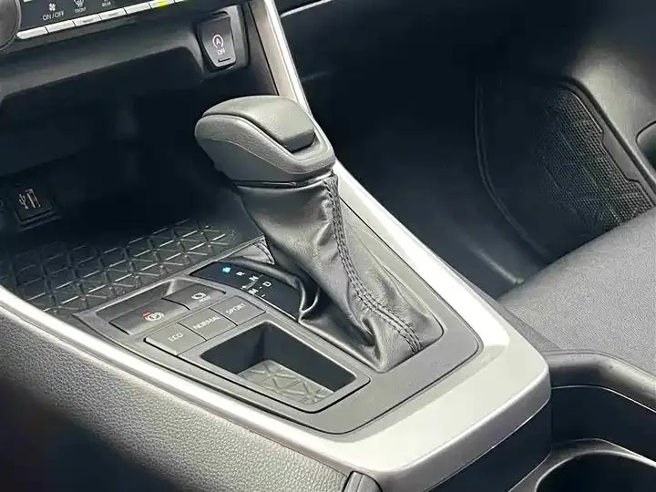 Wildlander 2023, 2.0L CVT, Two-Wheel Drive, Leading Edition 22