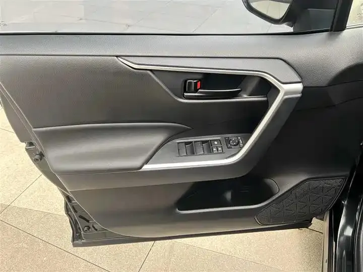 Wildlander 2023, 2.0L CVT, Two-Wheel Drive, Leading Edition 23
