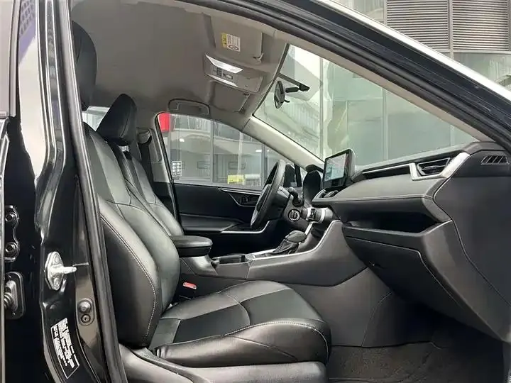 Wildlander 2023, 2.0L CVT, Two-Wheel Drive, Leading Edition 25