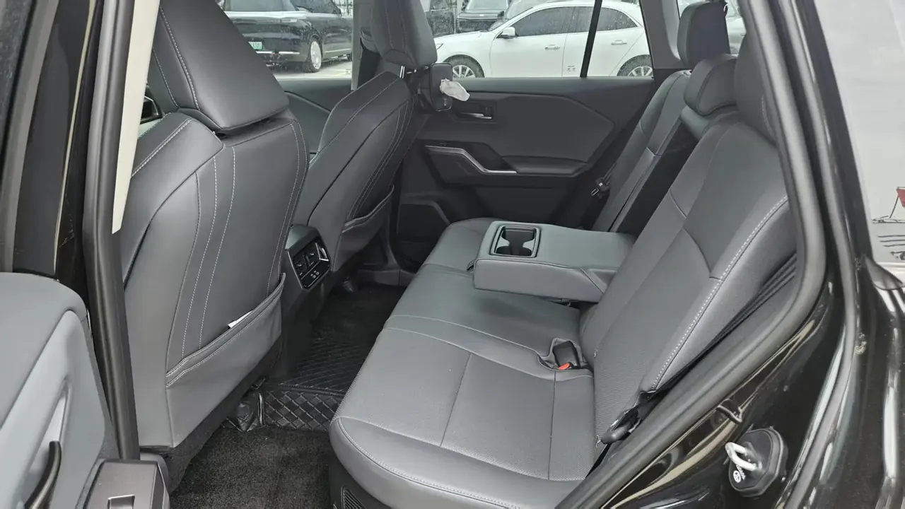 Toyota 2026 Weilanda Dual Engine 2.0 Stepless Intelligent Electric Hybrid AIR Automatic Transmission 3