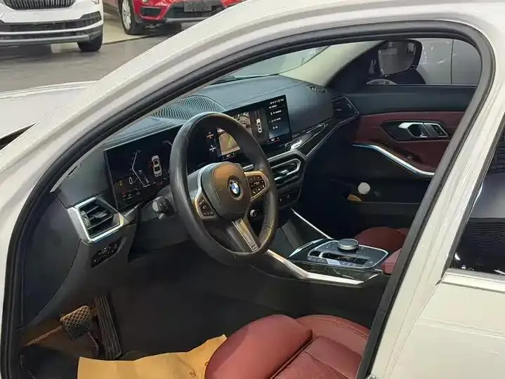BMW 3 Series 2023 model 325Li M Sport Package 7