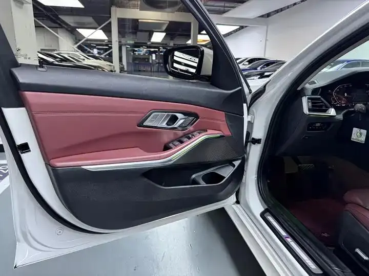 BMW 3 Series 2022 320Li M Sports Suit 4