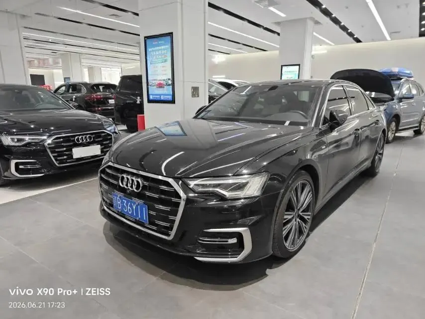 Audi A6L 2022 model changed to 45 TFSI dynamic model - View 1