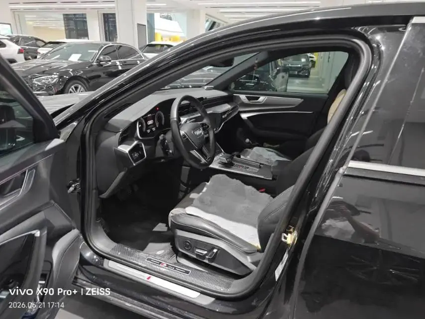Audi A6L 2022 model changed to 45 TFSI dynamic model 2