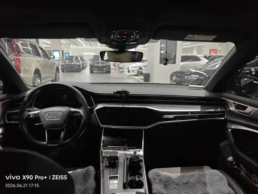 Audi A6L 2022 model changed to 45 TFSI dynamic model 3
