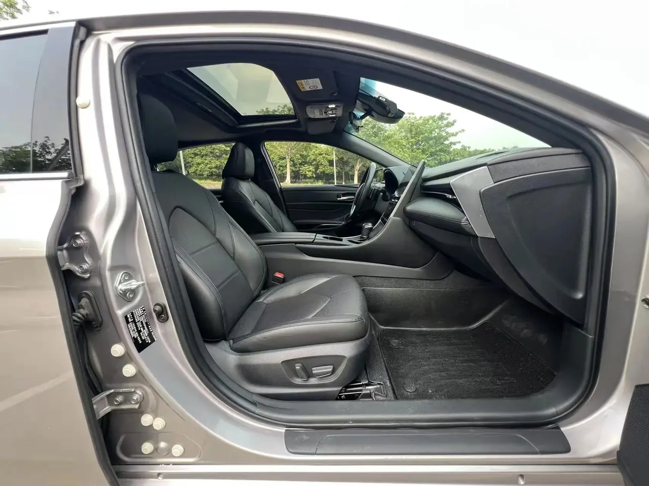 Toyota 2023 Asian Dragon 2.5 Deluxe Edition Automatic 6