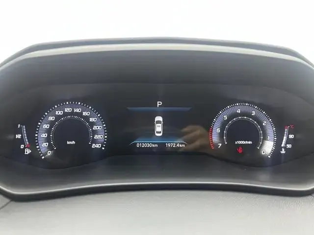 Peugeot 408 2022 1.6T Light Edition 4
