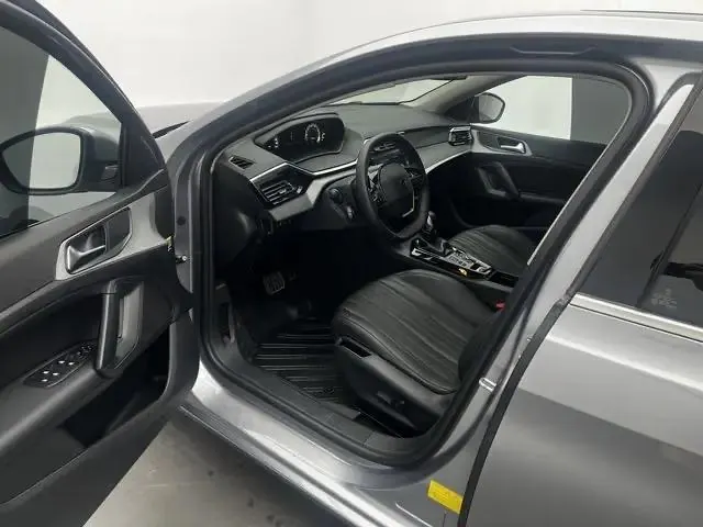 Peugeot 408 2022 1.6T Light Edition 7