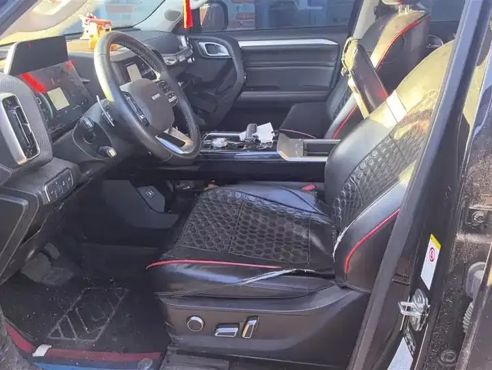 Haval big dog 2021 changed to 1.5T DCT two-wheel drive horse dog version 9