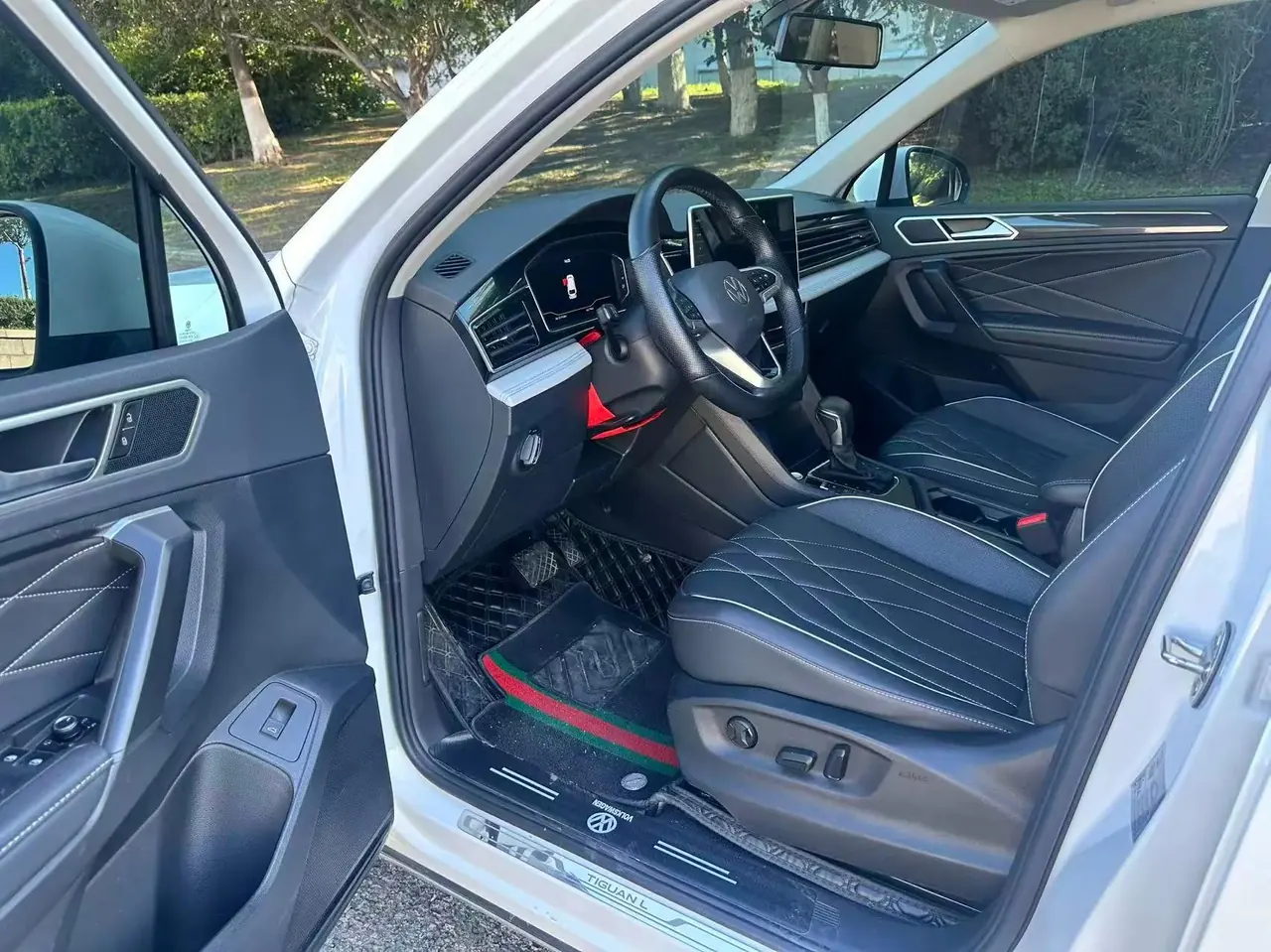 Volkswagen 2024 Tiguan L 1.5TSI 300TSI Front-Wheel Drive Smart Enjoyment Edition Automatic 3