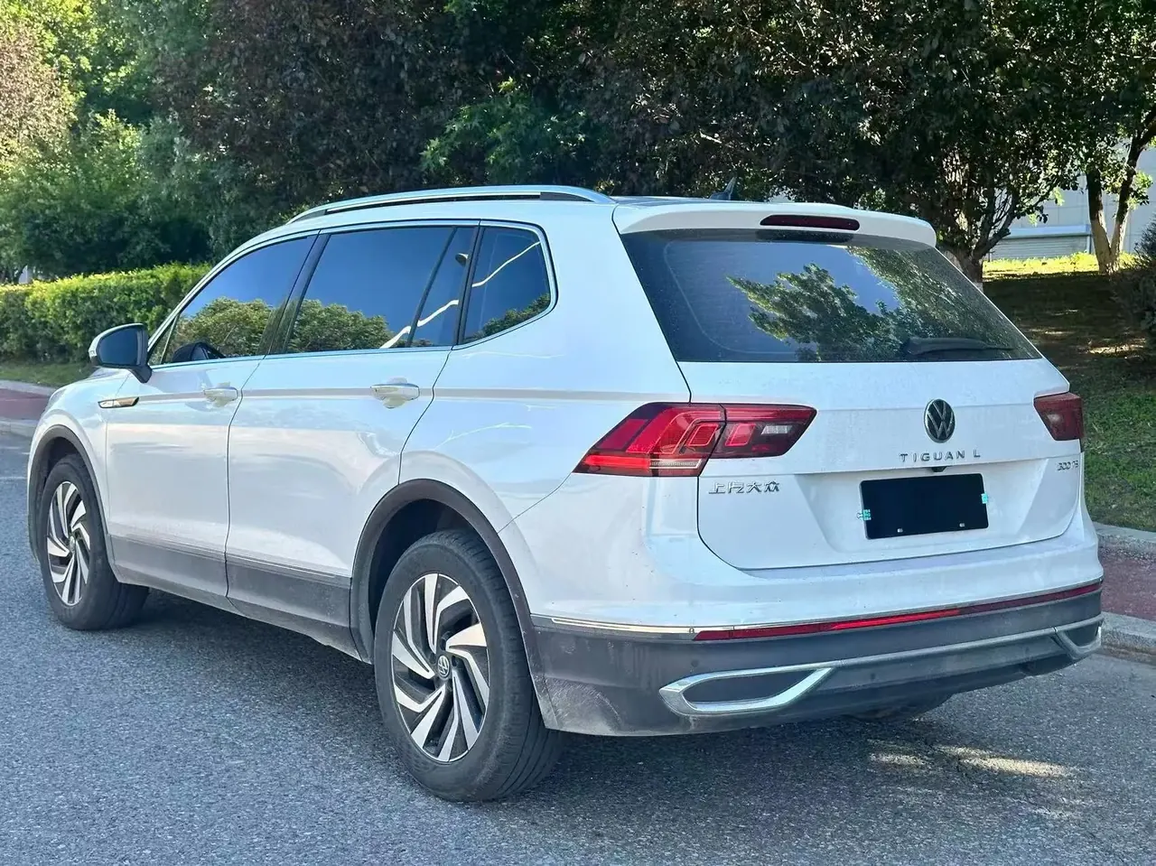 Volkswagen 2024 Tiguan L 1.5TSI 300TSI Front-Wheel Drive Smart Enjoyment Edition Automatic 5
