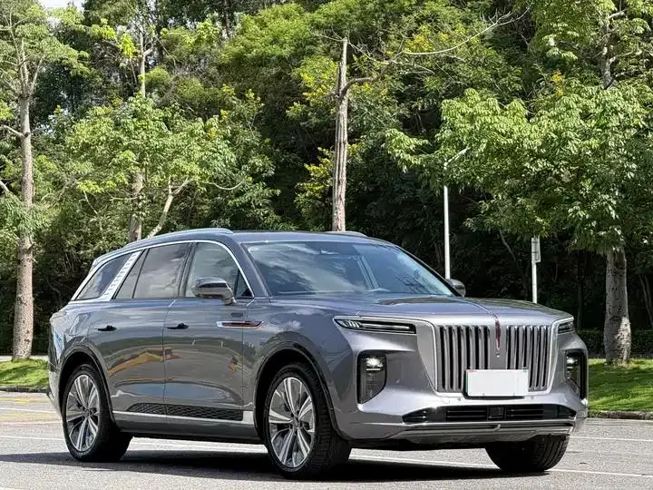 Открыть галерею: HongQi E-HS9 2024 660km flag Chang version of six