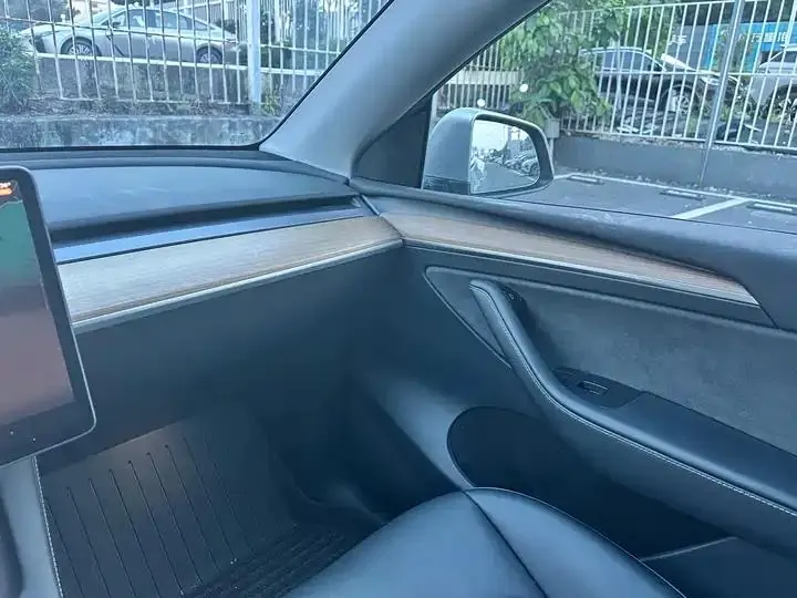 Model Y 2022 rear-wheel drive version 11
