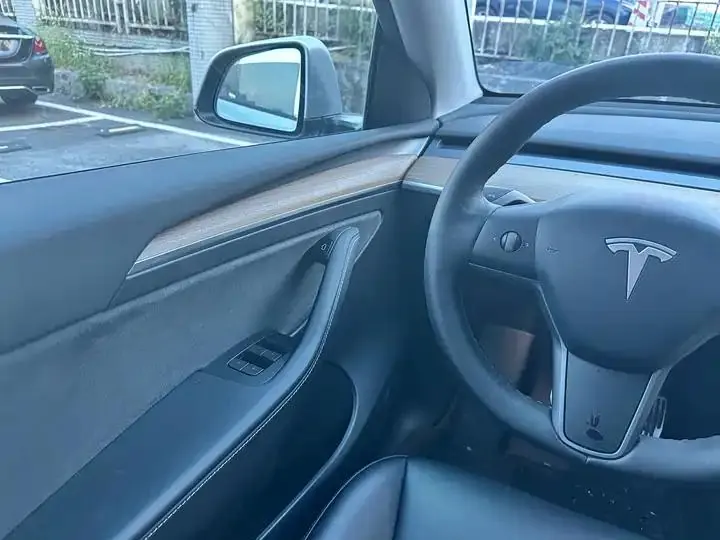 Model Y 2022 rear-wheel drive version 12