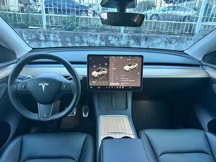 Model Y 2022 rear-wheel drive version 14