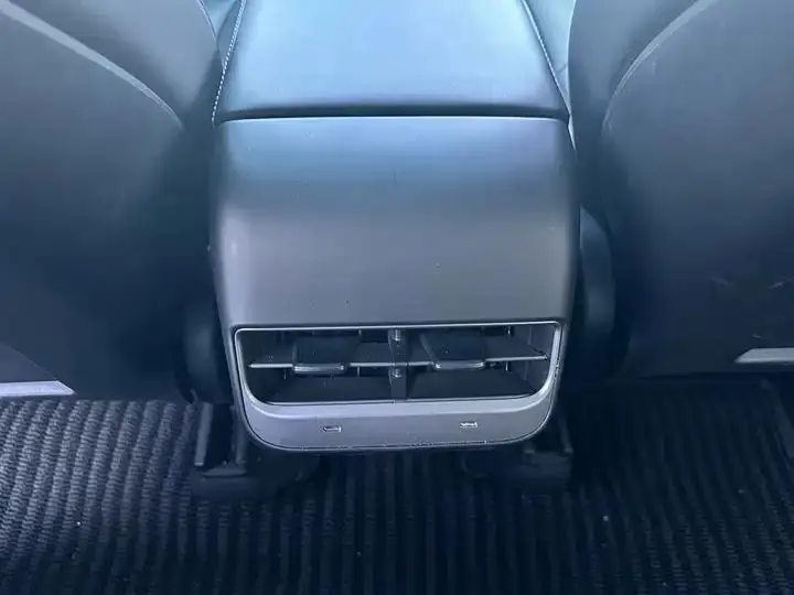 Model Y 2022 rear-wheel drive version 16