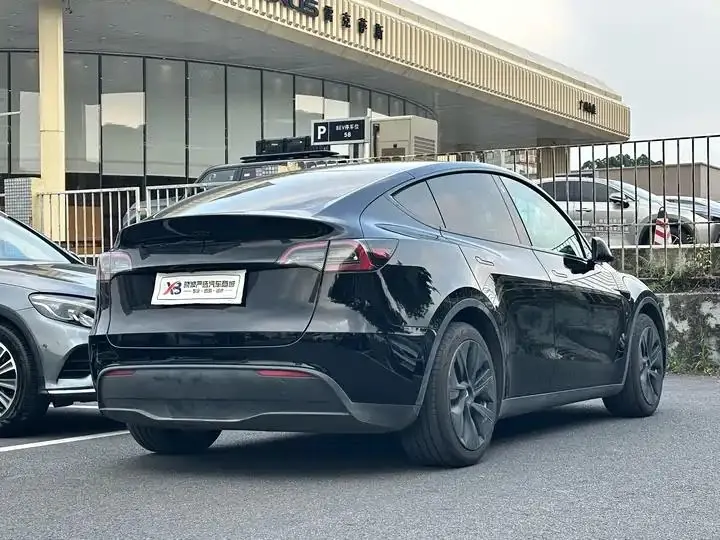 Model Y 2022 rear-wheel drive version 18