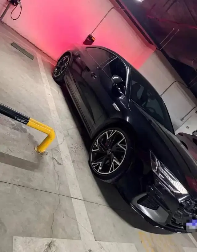 Audi 2024 A7L 2.0TFSI 45TFSI Quattro S-line Black Warrior Edition Automatic 2