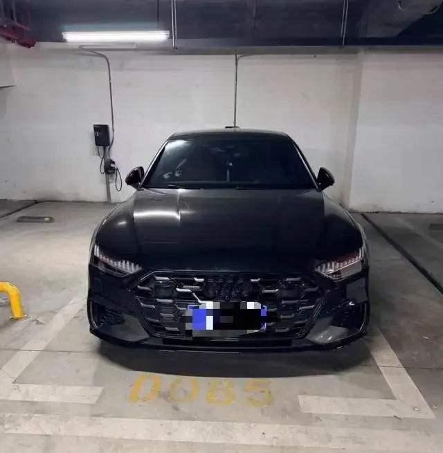 Audi 2024 A7L 2.0TFSI 45TFSI Quattro S-line Black Warrior Edition Automatic 3