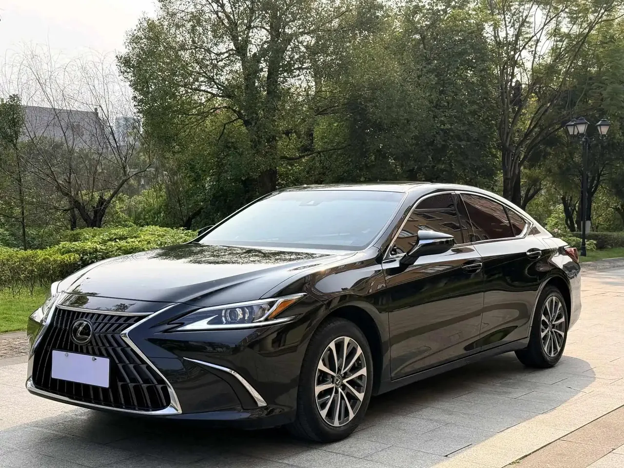 Lexus ES 2022 200 Executive Edition - View 1