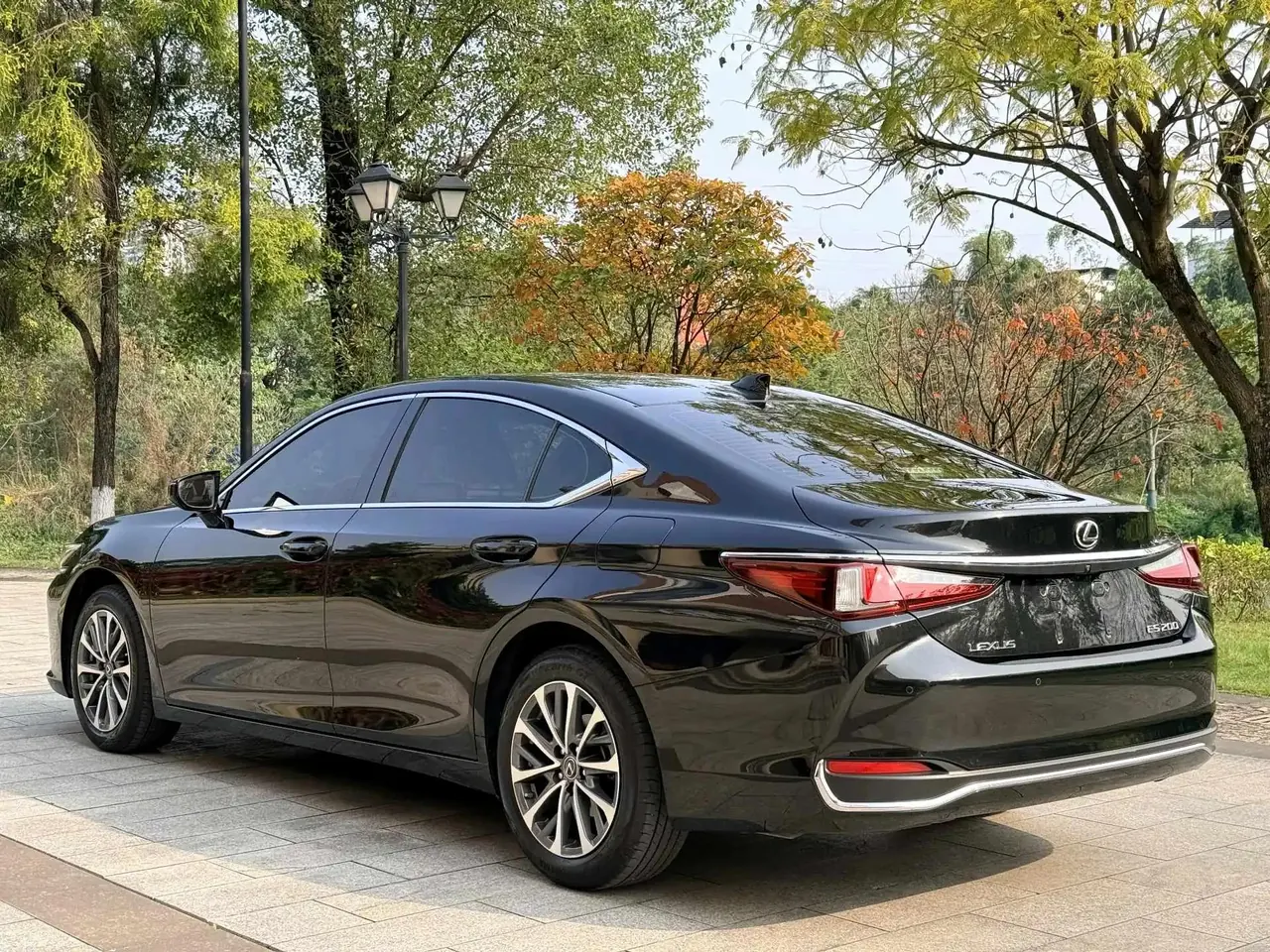 Lexus ES 2022 200 Executive Edition 4