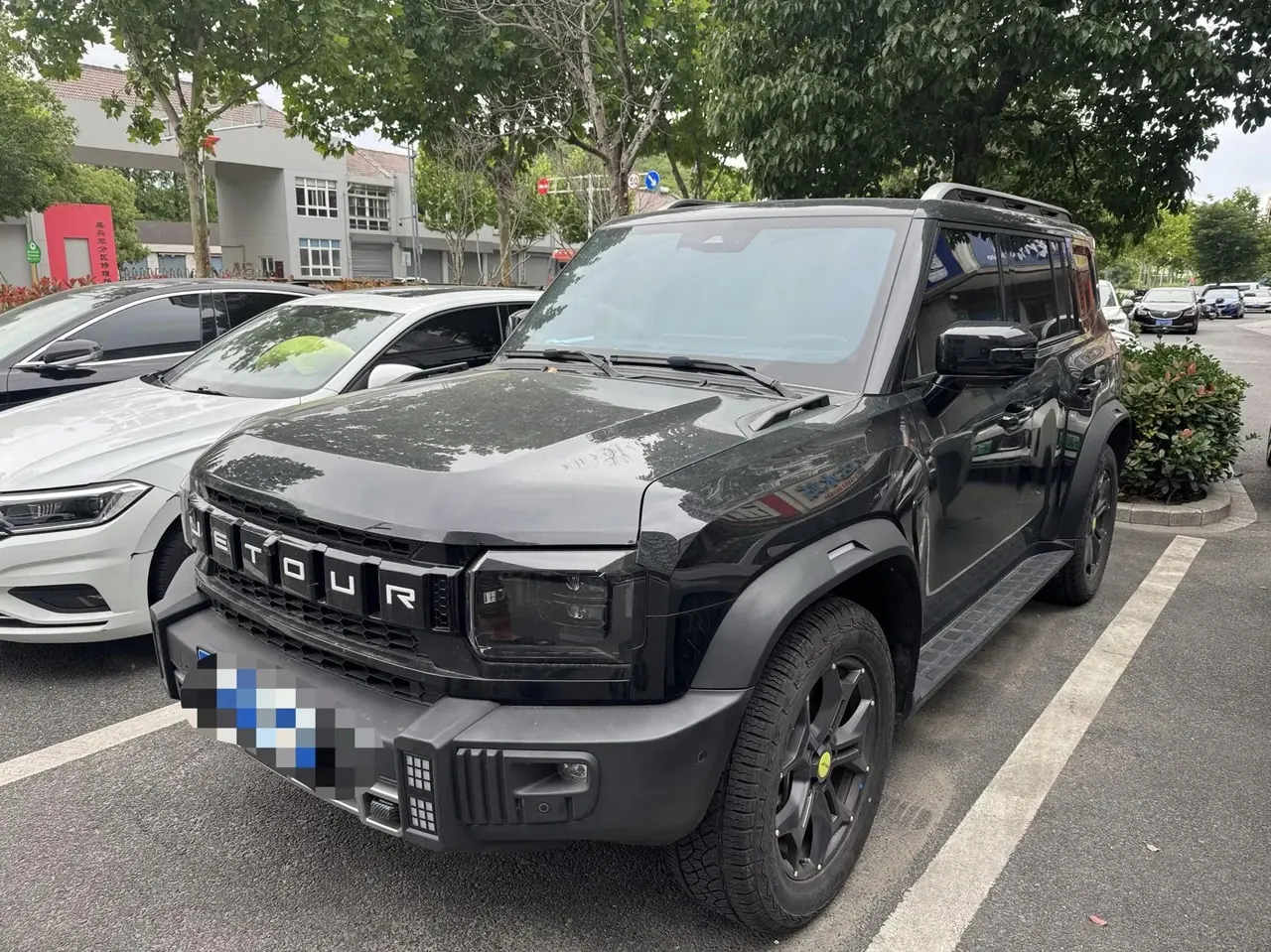 Jetour 2024 Traveler 2.0T Four-wheel Drive Through PRO Entertainment Edition Automatic Gear - View 1
