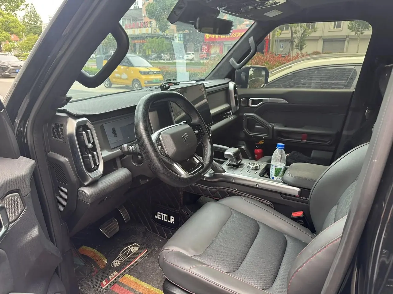 Jetour 2024 Traveler 2.0T Four-wheel Drive Through PRO Entertainment Edition Automatic Gear 2