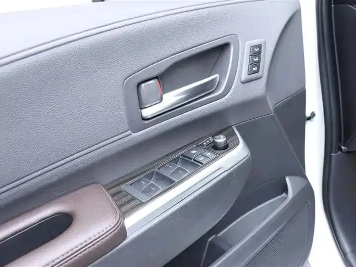 Sana SIENNA 2021 2.5L Hybrid Platinum Edition 12