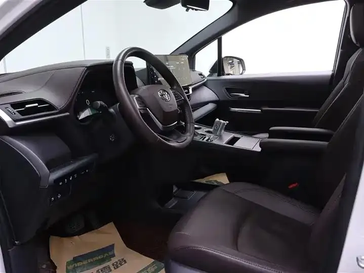 Sana SIENNA 2021 2.5L Hybrid Platinum Edition 13