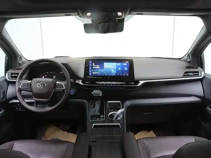 Sana SIENNA 2021 2.5L Hybrid Platinum Edition 24