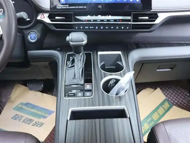 Sana SIENNA 2021 2.5L Hybrid Platinum Edition 27